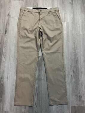 0041–NWT RW&CO. Men's Tan Chino Pants